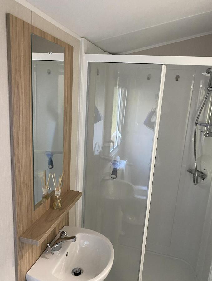 Kellysholidayhomes 26 Willerby 2 Bedrooms Caravan *
